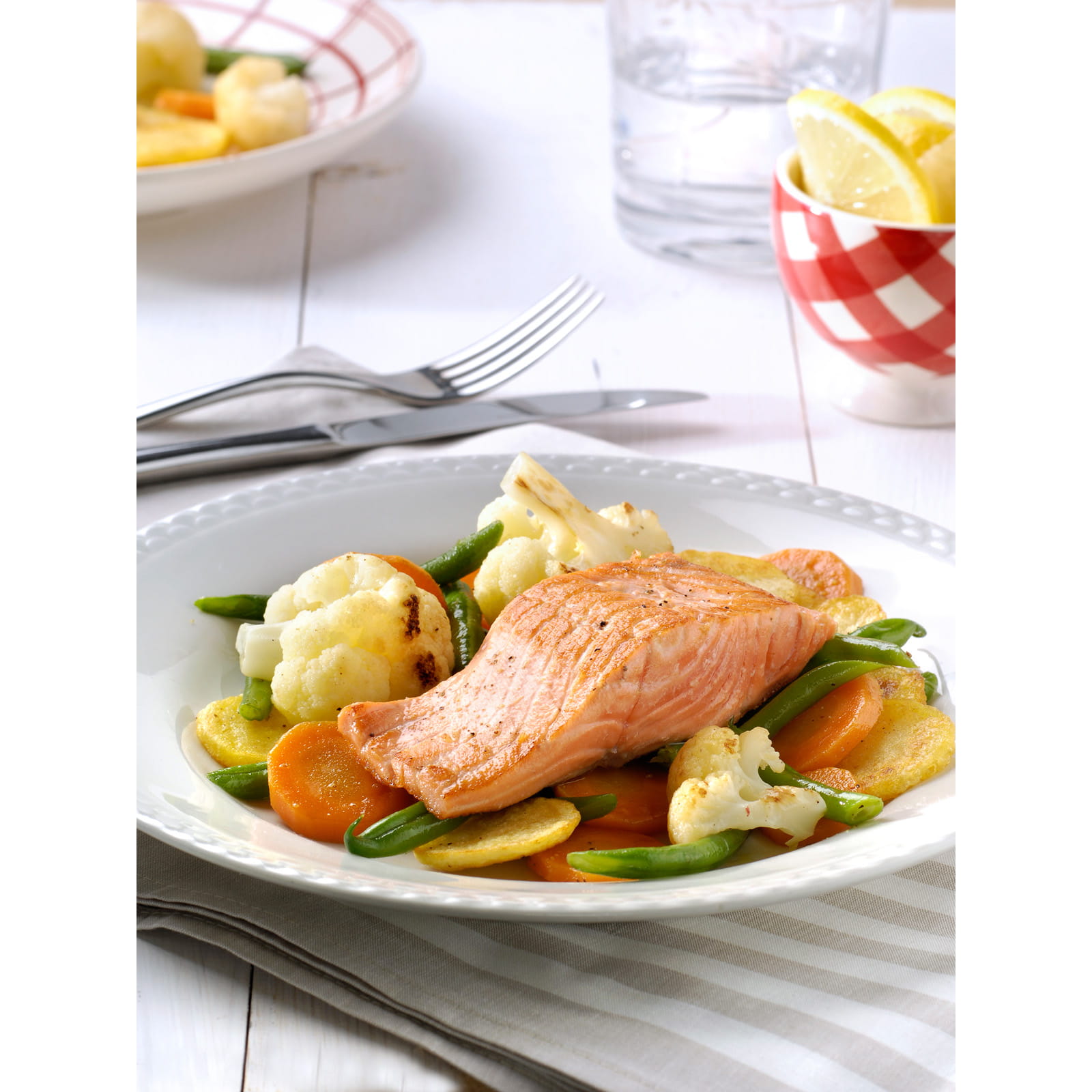 recipe image Zalm met groentenmix en aardappelen